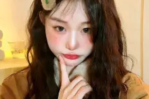 前央视主持曹晴嫁大20岁美国富豪婚后被家暴吃剩饭却不愿离婚